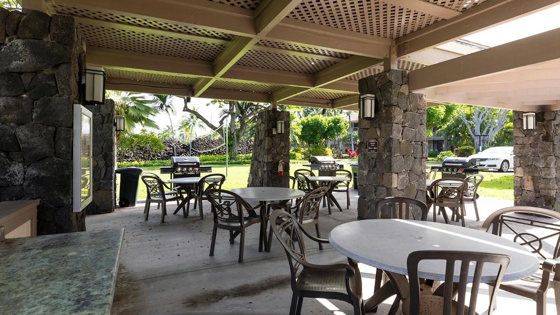 Plan Your Hawaii Vacay At Grace'S Oasis Kailua-Kona